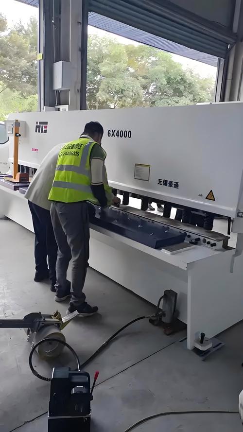 設(shè)備拆窗吊裝 大型設(shè)備搬運的創(chuàng)新解決方案