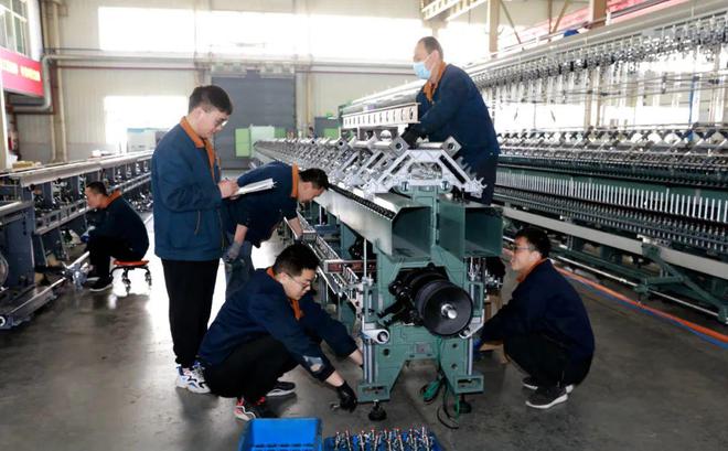 請(qǐng)黨放心,強(qiáng)國(guó)有我! 紡織青年以普通機(jī)械設(shè)備安裝服務(wù)書(shū)寫最美芳華